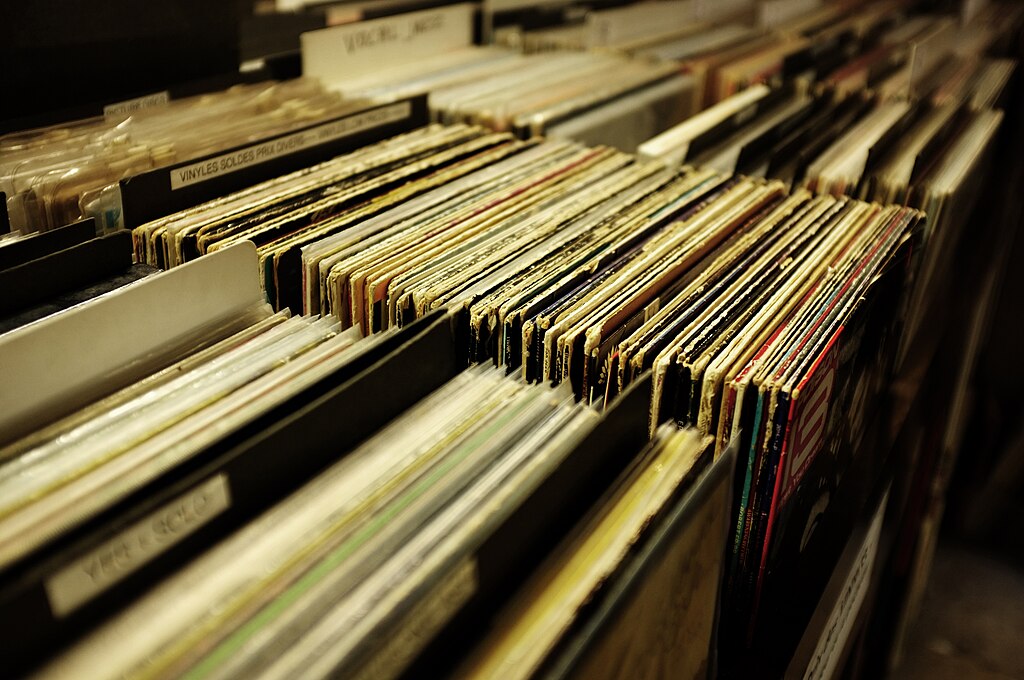 Vinyl Collecting Tips: How to Start Your Collection This Holiday Season