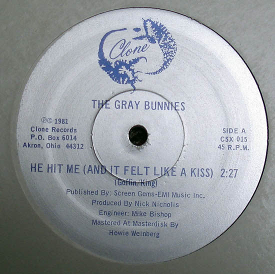 GRAY BUNNIES - HE HIT ME (AND IT FELT LIKE A KISS) / CIGARETTE [12" SINGLE]